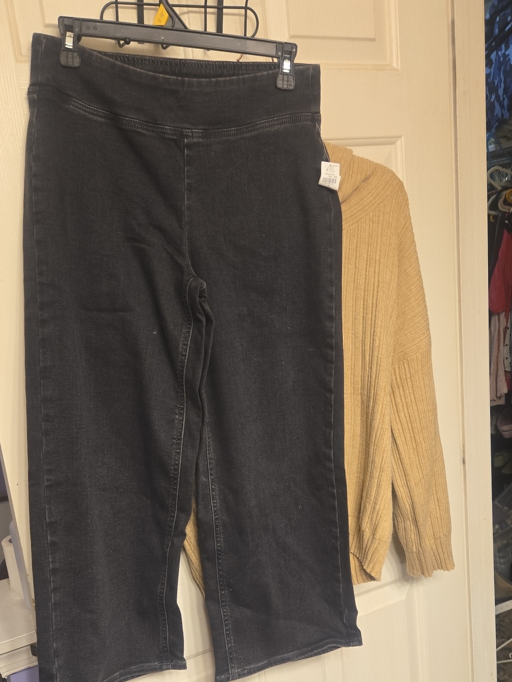 Old Navy Women’s Black Boot-Cut Pull-On Jeans